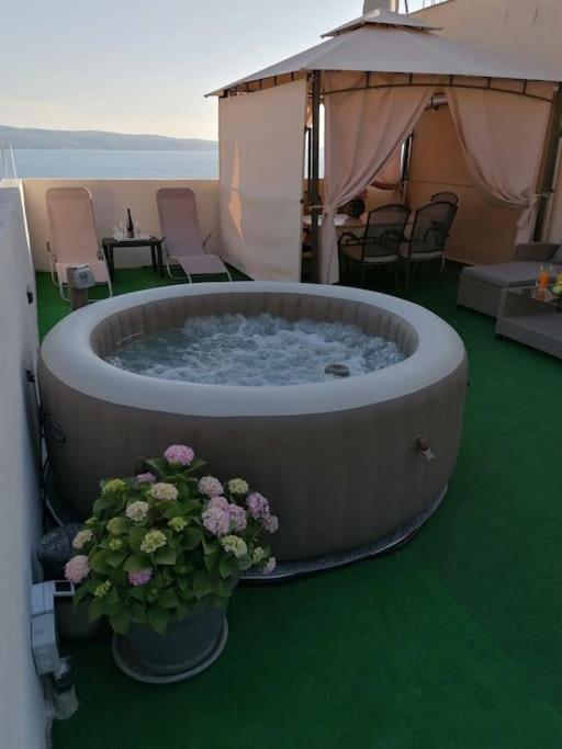 Apartman Max !!!! Omiš Екстериор снимка